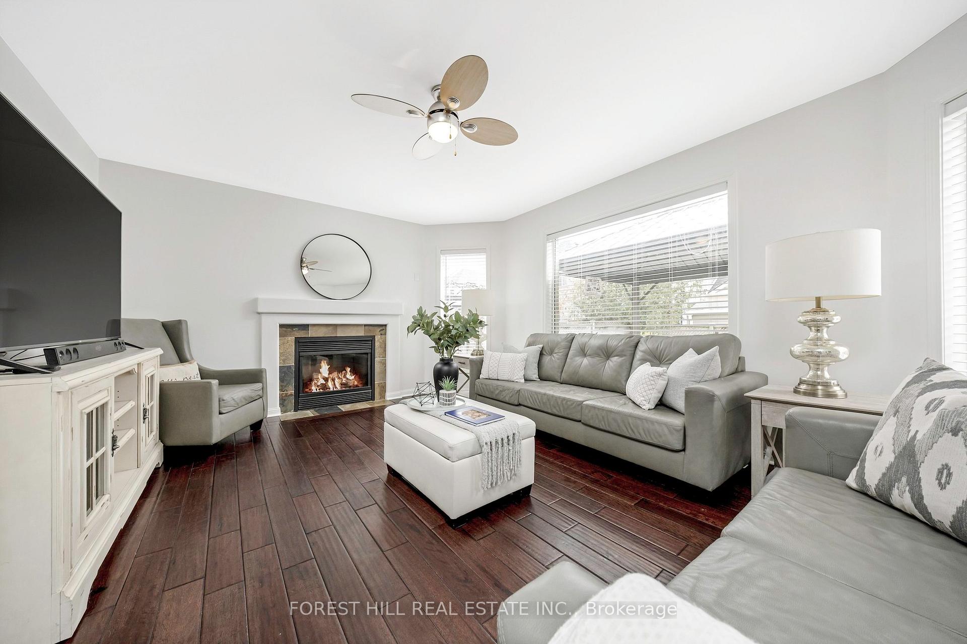 Photo 10 of 674 Dolby Crescent, Milton, Beaty — HOMEH