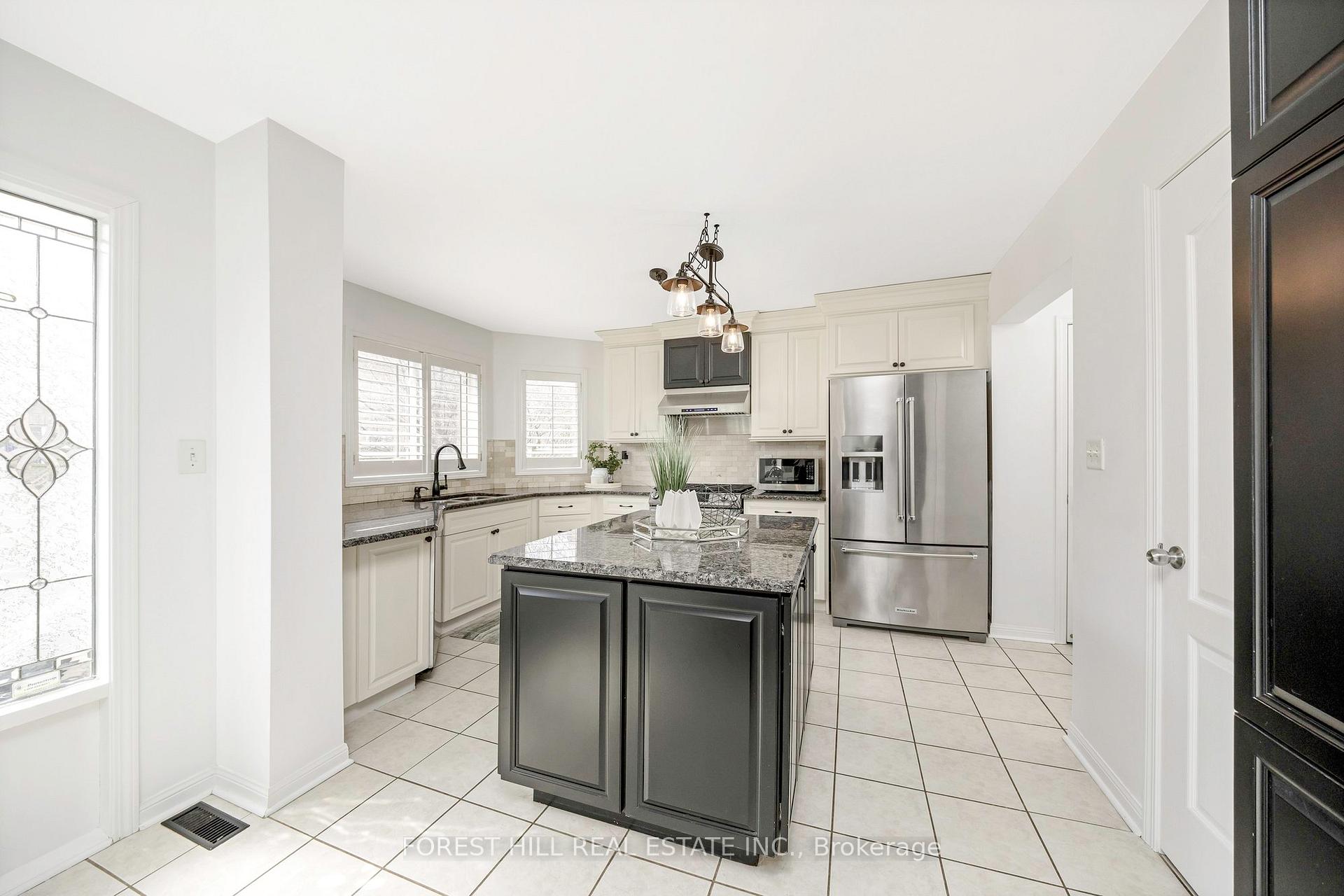 Photo 14 of 674 Dolby Crescent, Milton, Beaty — HOMEH