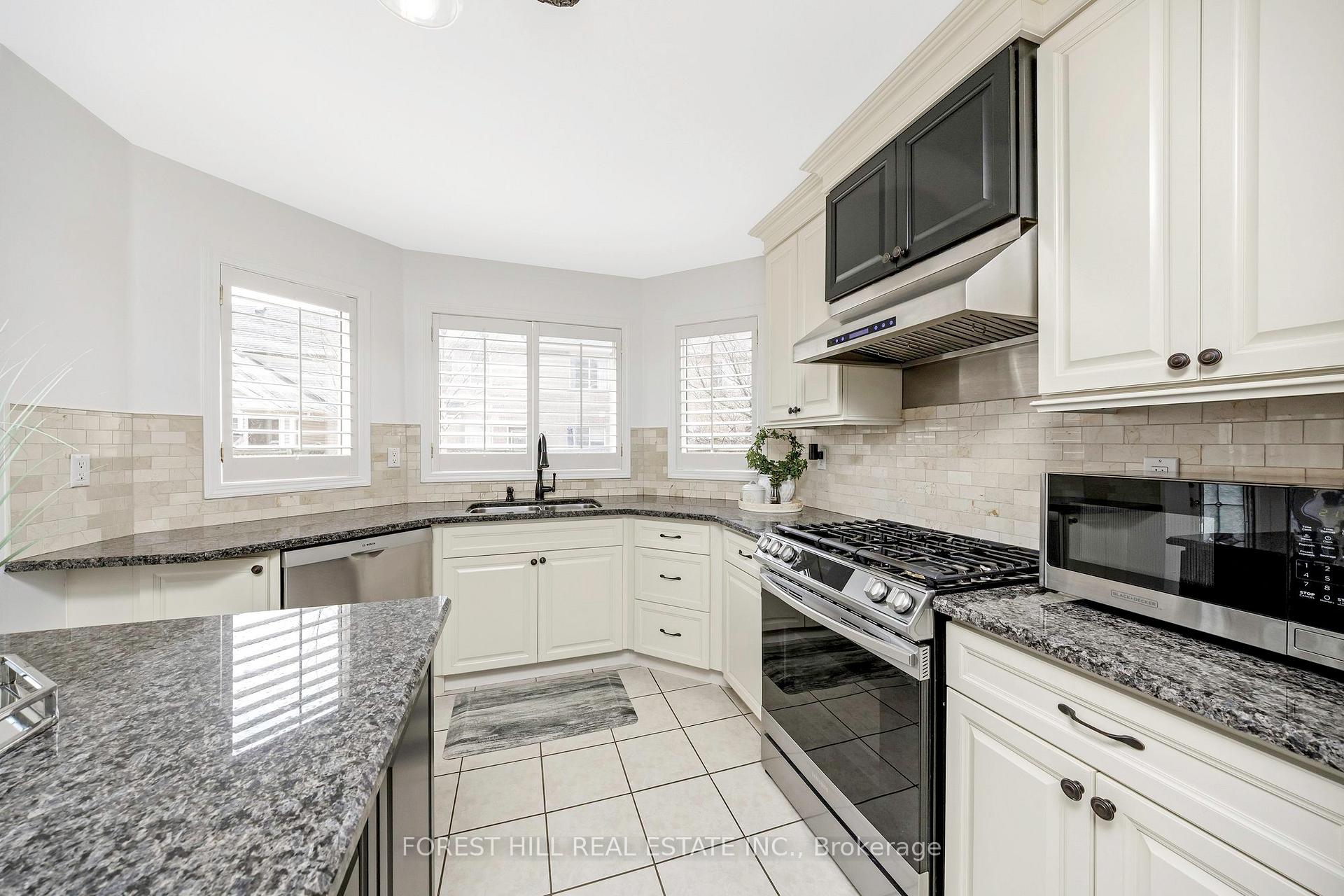 Photo 16 of 674 Dolby Crescent, Milton, Beaty — HOMEH