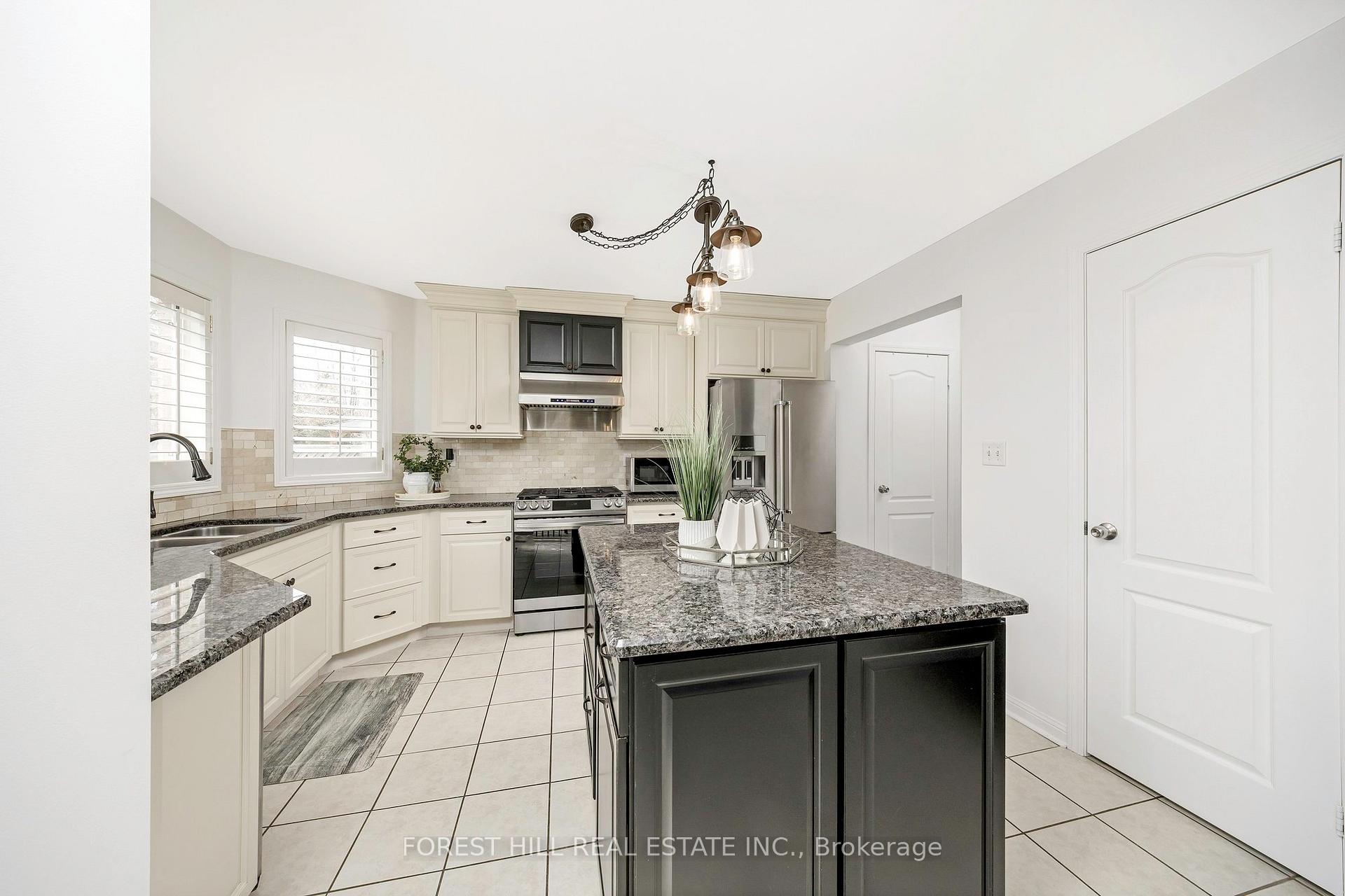 Photo 18 of 674 Dolby Crescent, Milton, Beaty — HOMEH