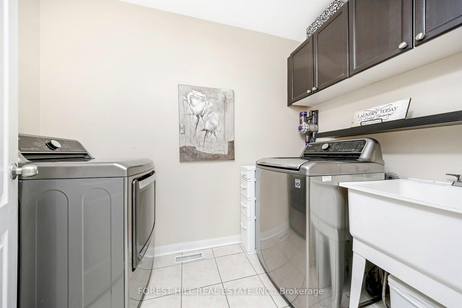 Photo 19 of 674 Dolby Crescent, Milton, Beaty — HOMEH