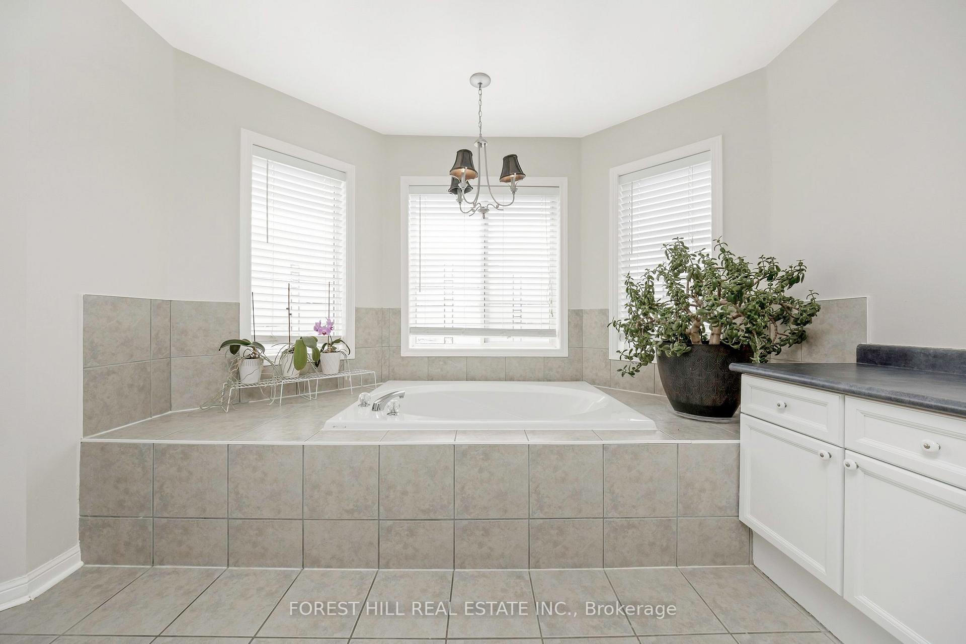Photo 27 of 674 Dolby Crescent, Milton, Beaty — HOMEH