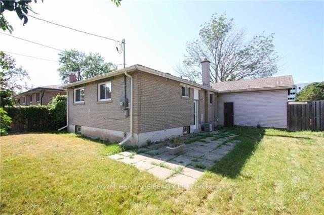 Photo 11 of Unit Lower, 1355 Poprad Avenue, Pickering, Bay Ridges — HOMEH
