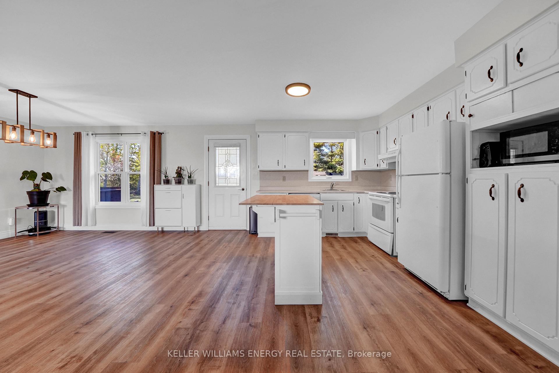 Photo 6 of 106 Oram Road, Prince Edward County, Sophiasburg Ward — HOMEH
