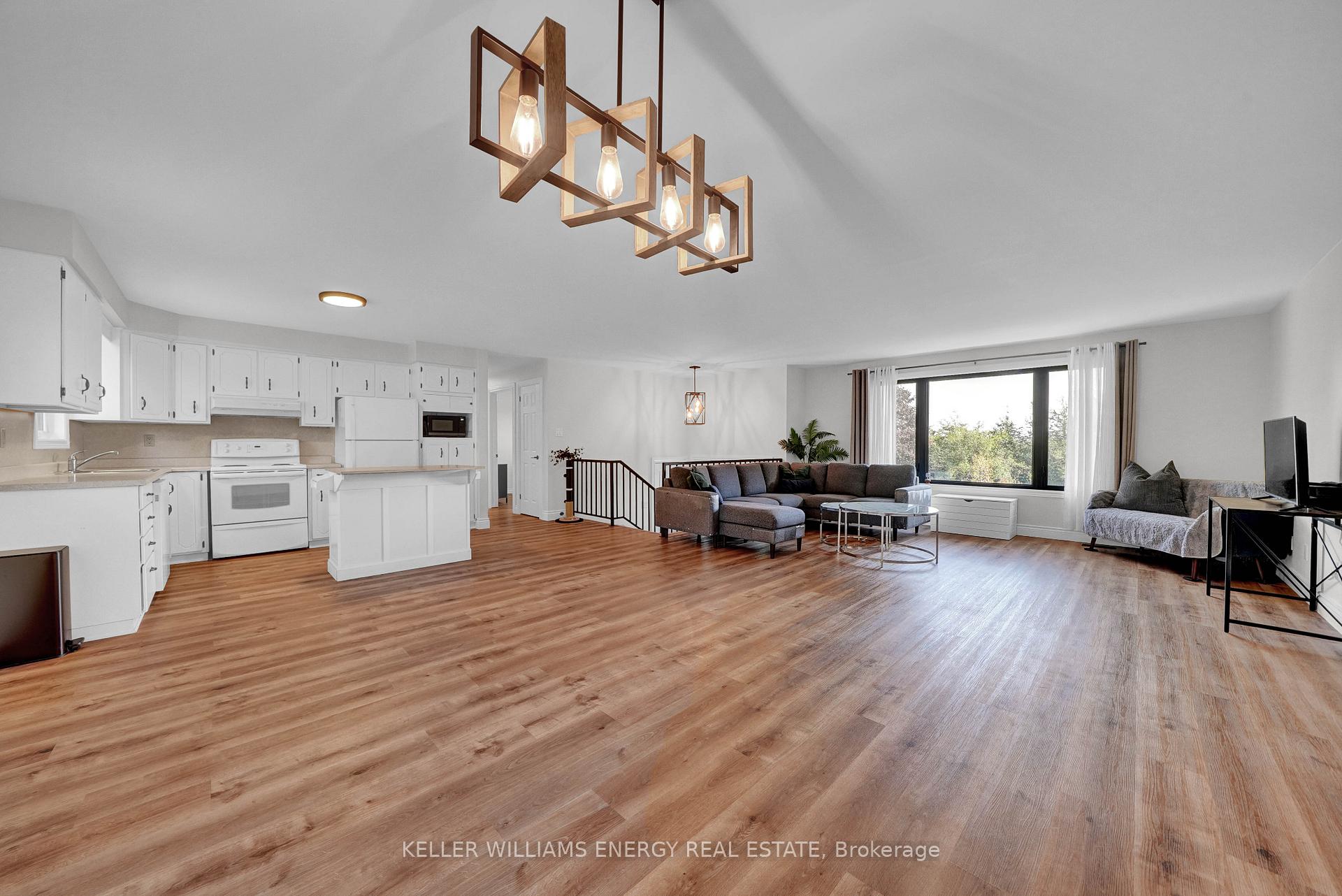 Photo 12 of 106 Oram Road, Prince Edward County, Sophiasburg Ward — HOMEH