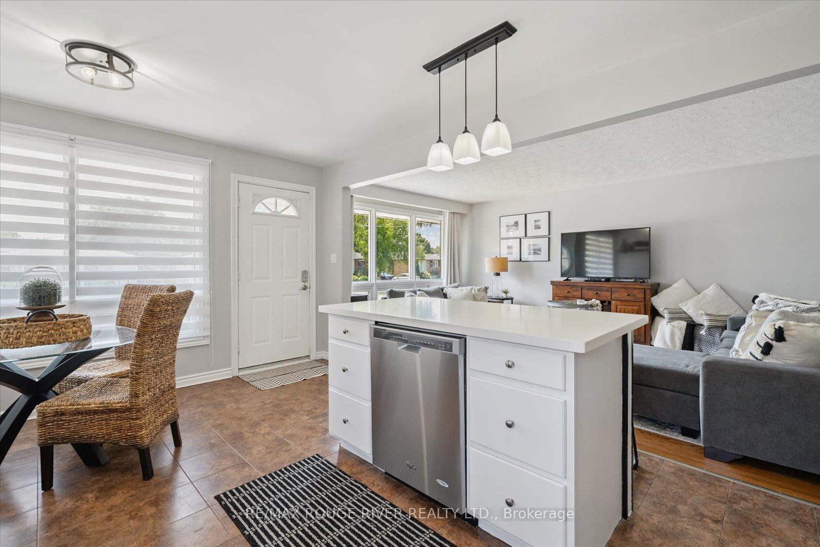 Photo 8 of 630 Athol Street E, Oshawa, Donevan — HOMEH