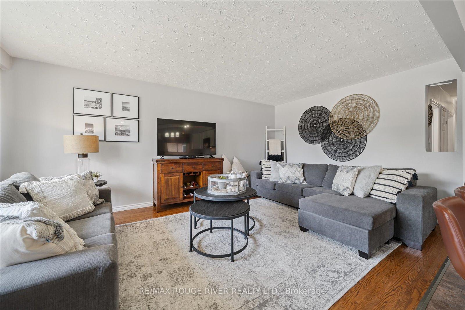 Photo 14 of 630 Athol Street E, Oshawa, Donevan — HOMEH