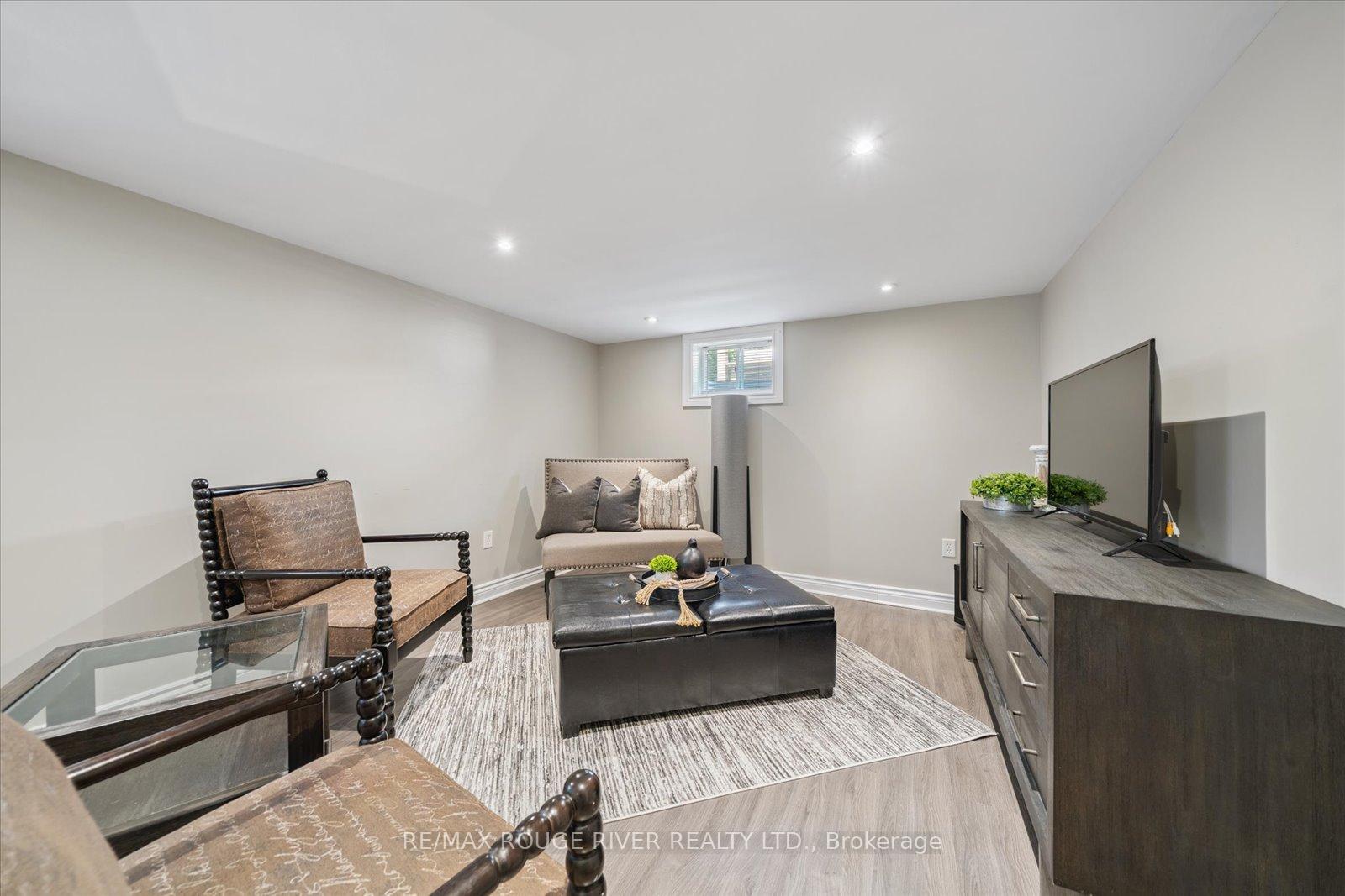 Photo 27 of 630 Athol Street E, Oshawa, Donevan — HOMEH