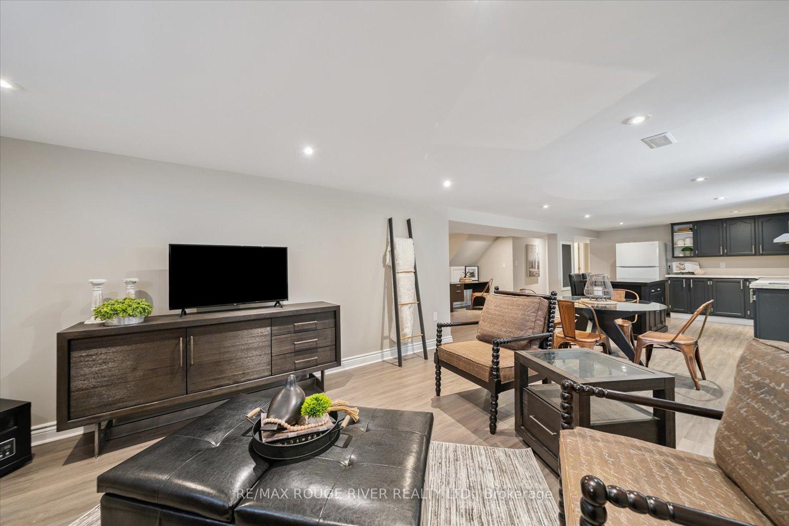 Photo 28 of 630 Athol Street E, Oshawa, Donevan — HOMEH