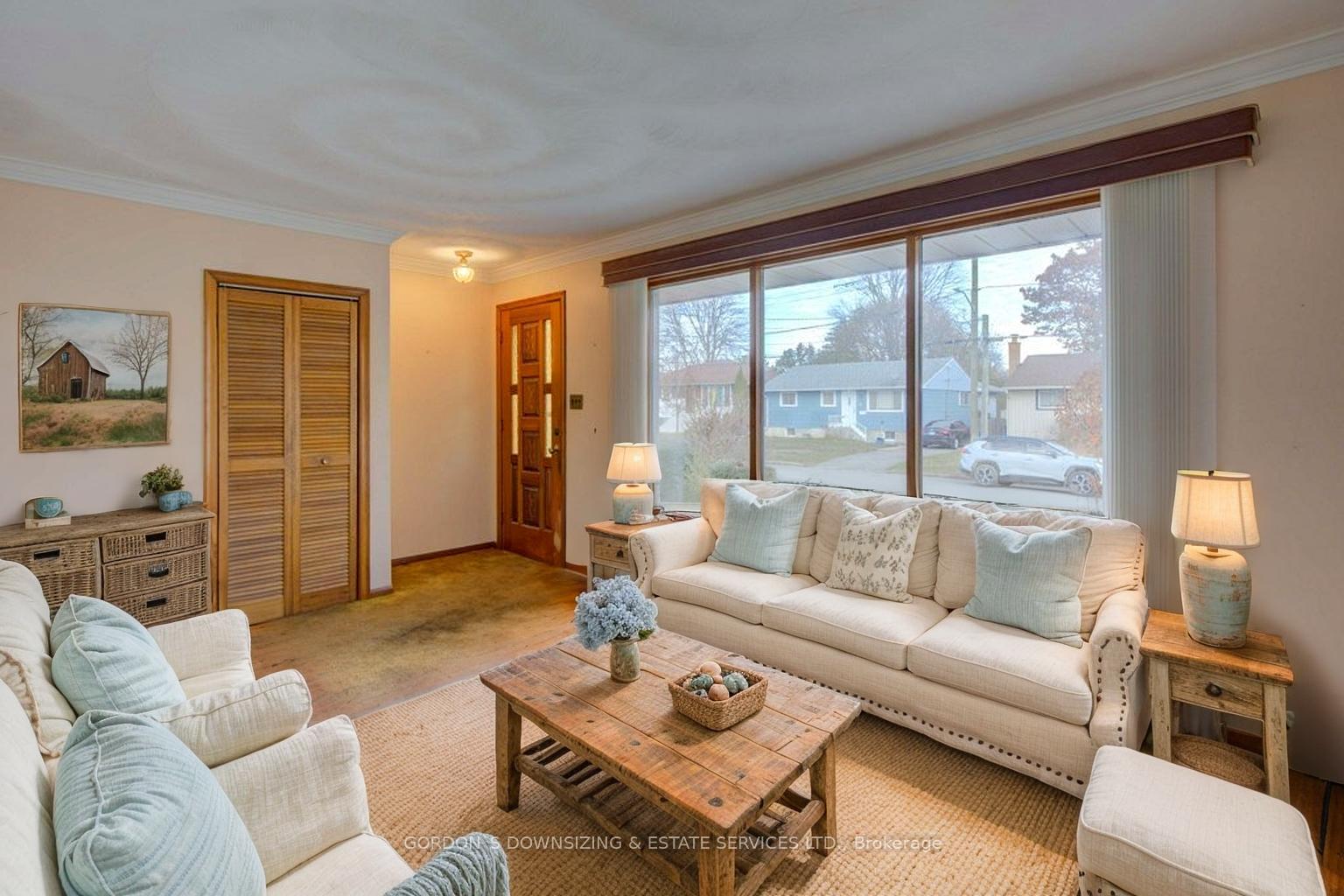 Photo 3 of 34 Elizabeth Avenue, Quinte West, Trenton Ward — HOMEH
