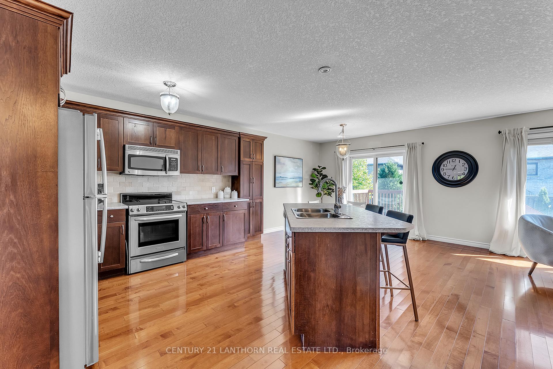 Photo 8 of 108 Parkview Heights, Quinte West, Murray Ward — HOMEH