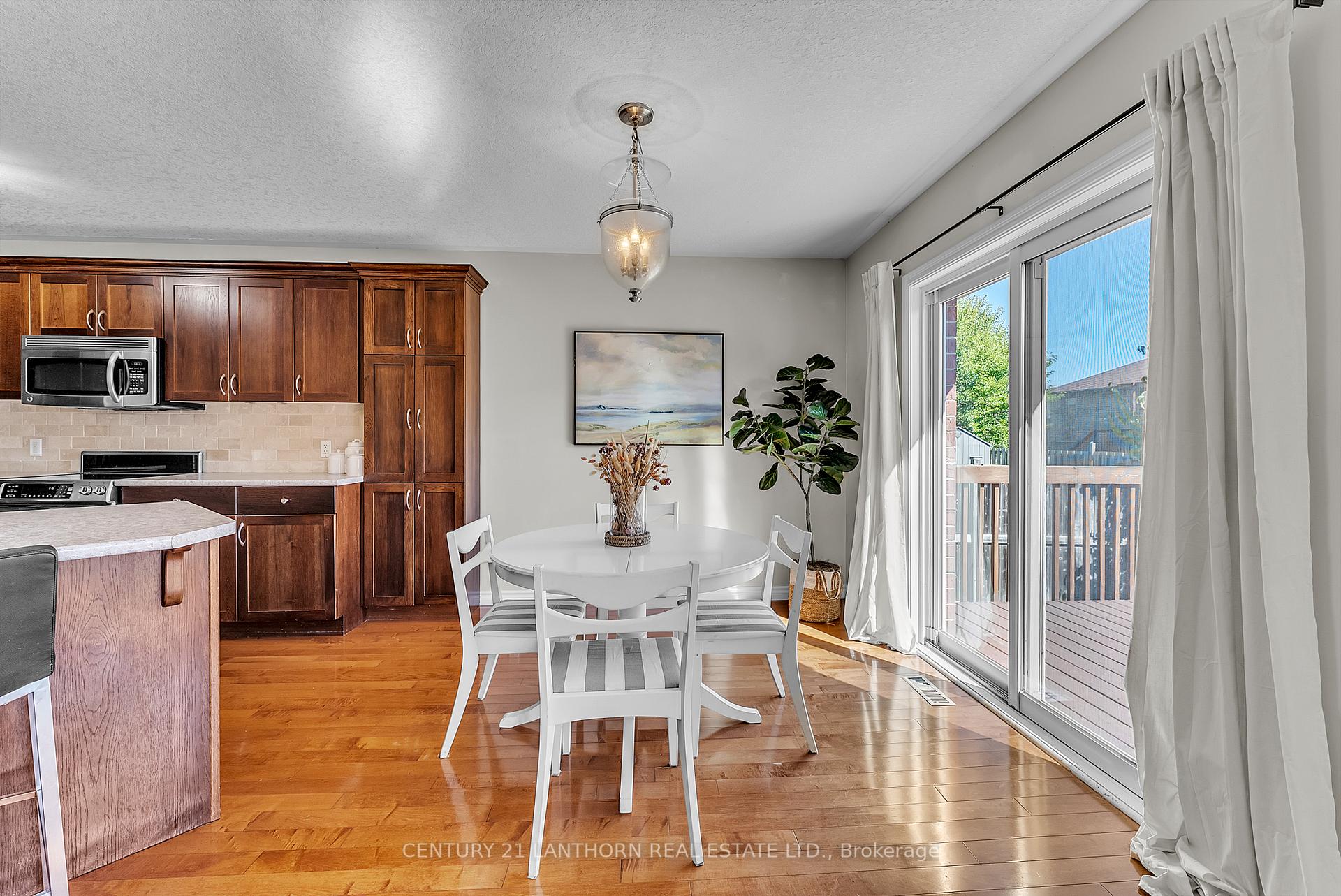 Photo 12 of 108 Parkview Heights, Quinte West, Murray Ward — HOMEH