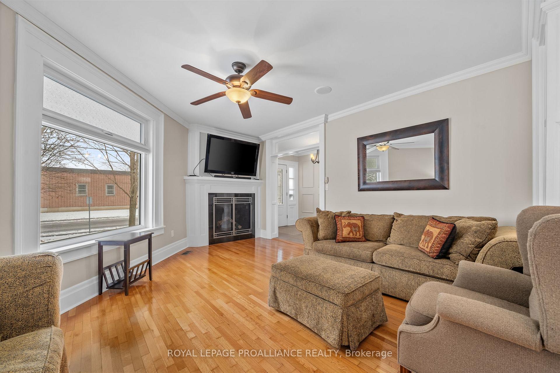 Photo 4 of 51 King Street, Prince Edward County, Picton Ward — HOMEH