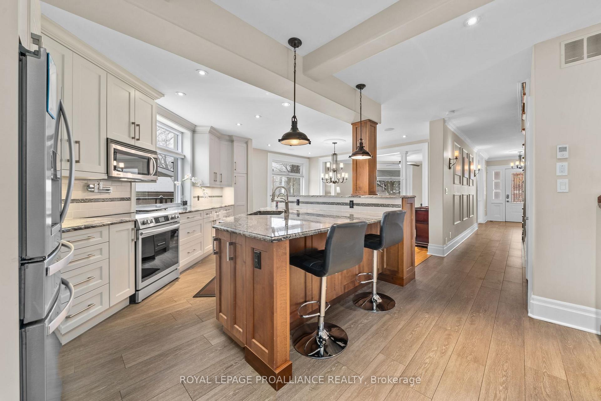 Photo 10 of 51 King Street, Prince Edward County, Picton Ward — HOMEH