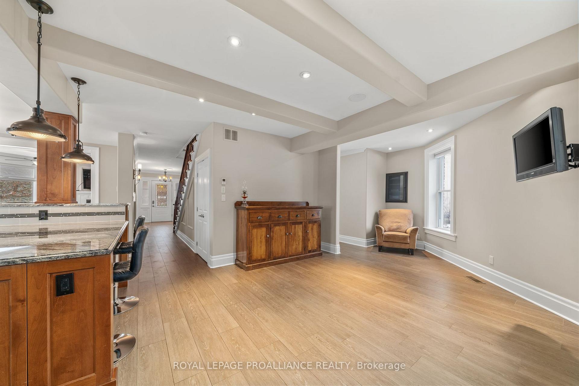 Photo 11 of 51 King Street, Prince Edward County, Picton Ward — HOMEH