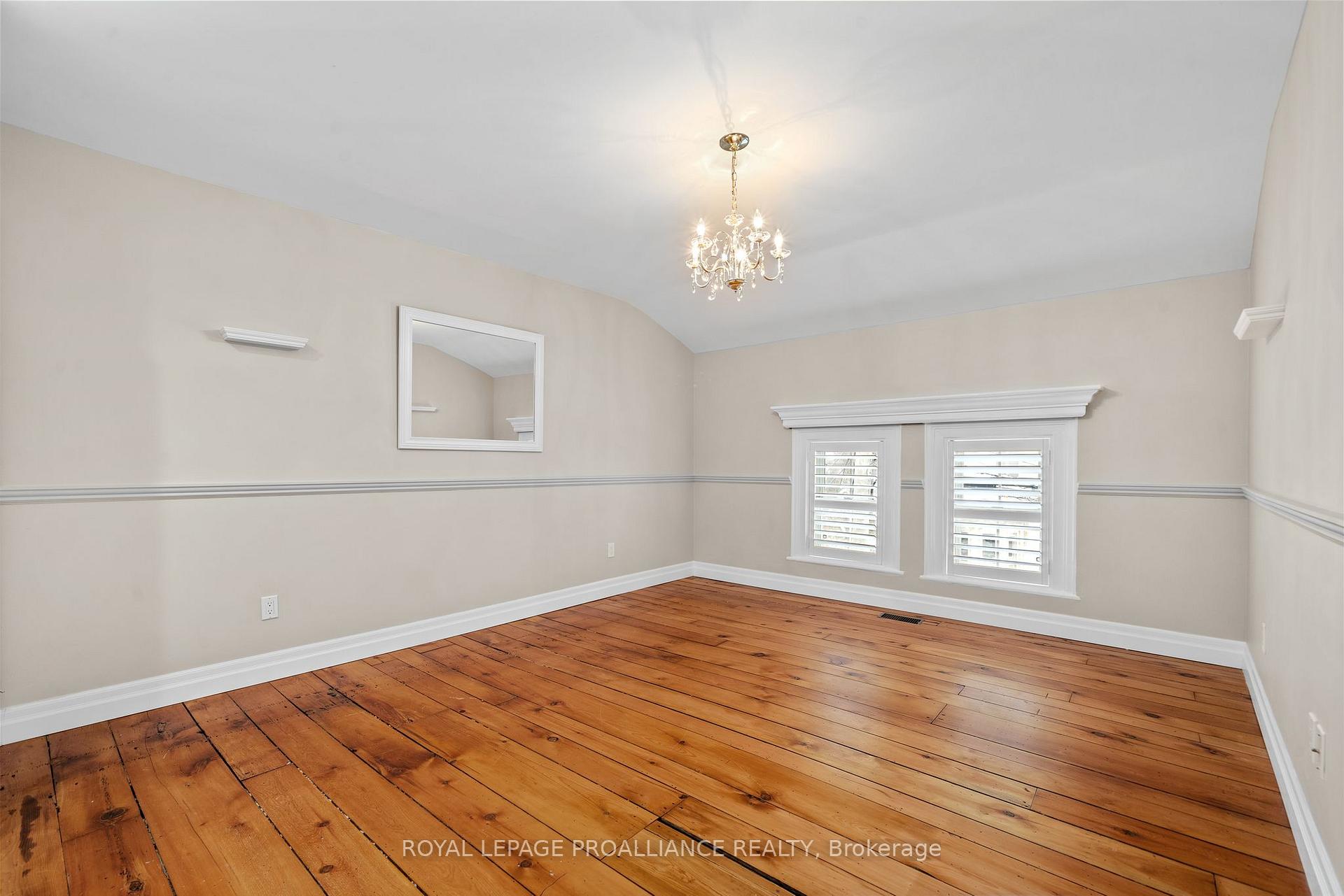 Photo 24 of 51 King Street, Prince Edward County, Picton Ward — HOMEH