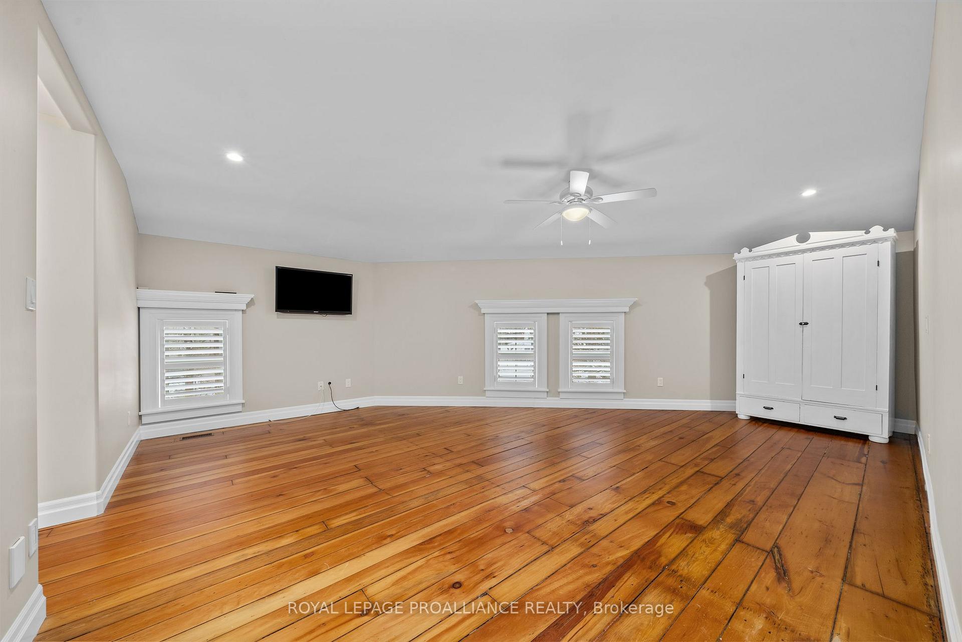 Photo 32 of 51 King Street, Prince Edward County, Picton Ward — HOMEH