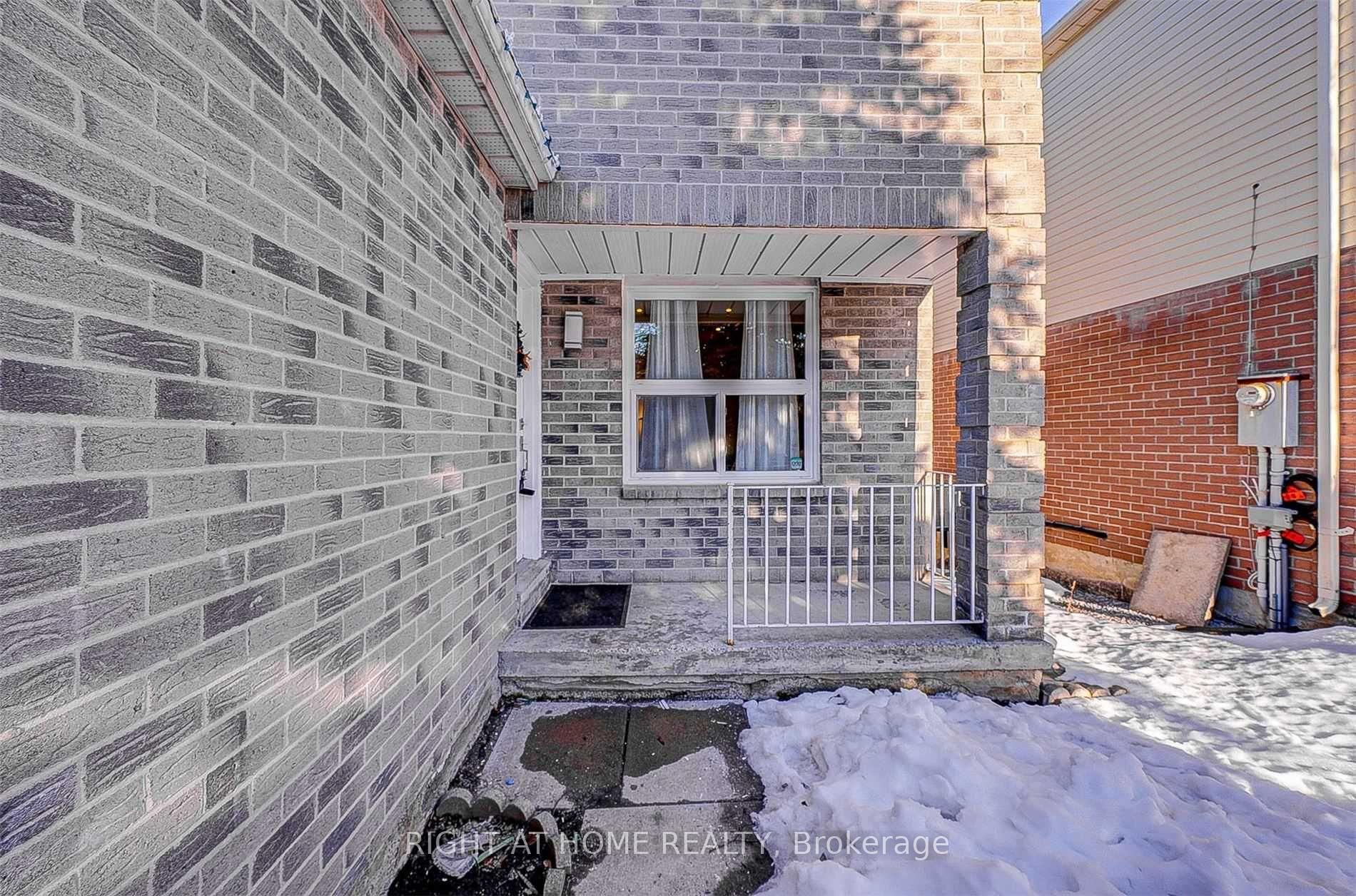 Photo 2 of Unit Main and 2nd Floor, 2083 Duberry Drive, Pickering, Brock Ridge — HOMEH