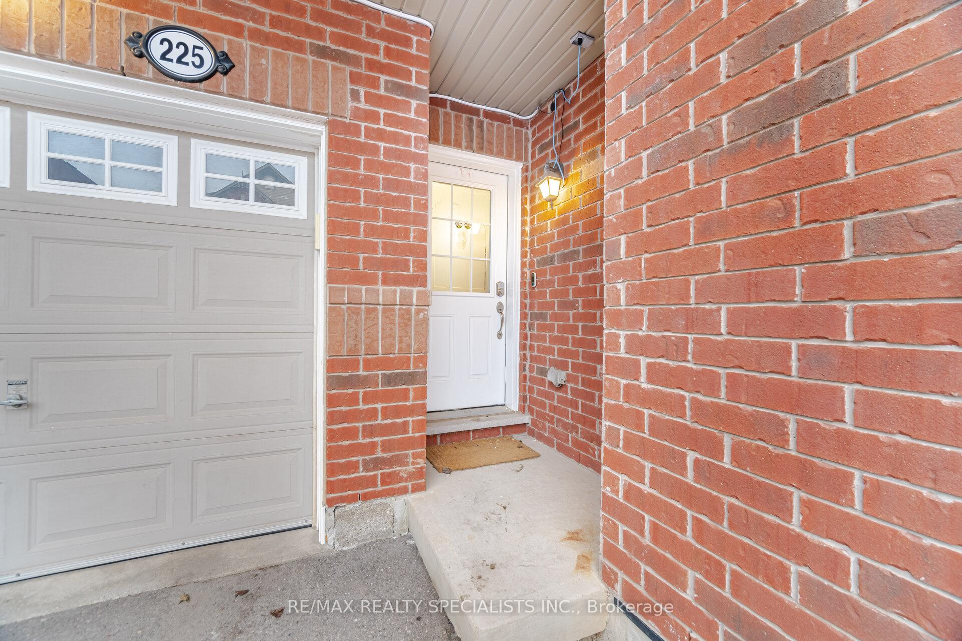 Photo 2 of 225 Mortimer Crescent, Milton, Harrison — HOMEH