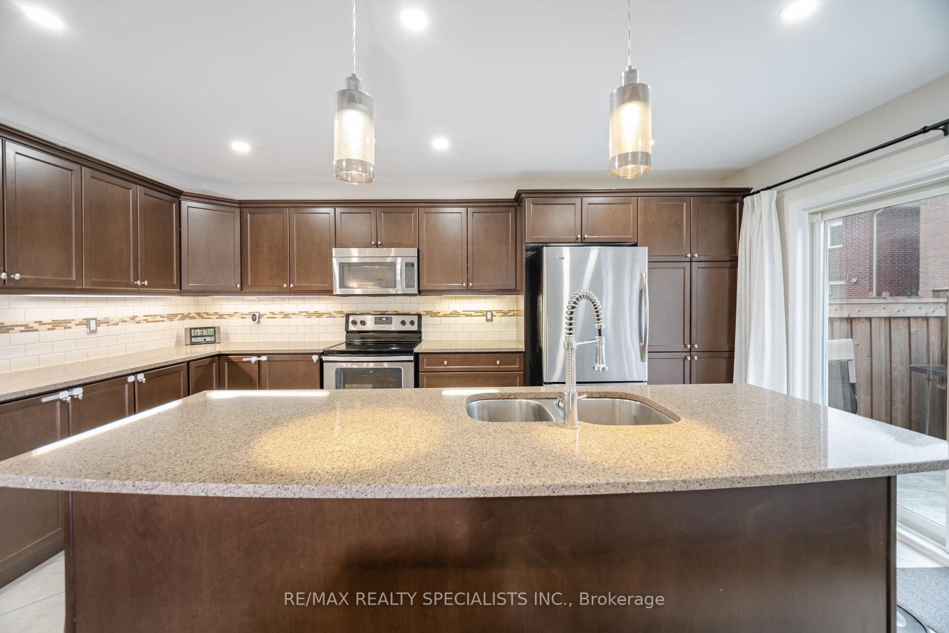 Photo 12 of 225 Mortimer Crescent, Milton, Harrison — HOMEH