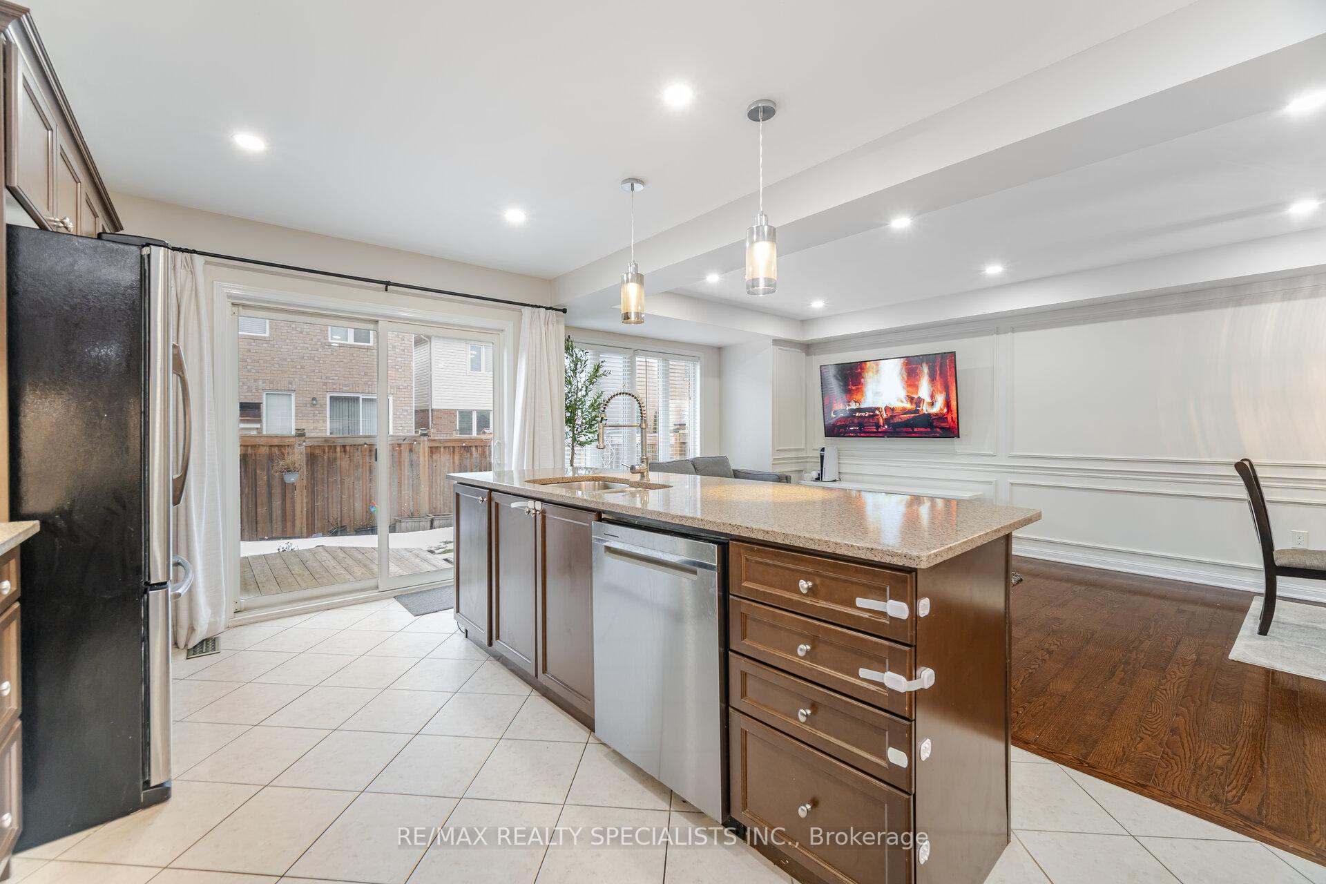 Photo 14 of 225 Mortimer Crescent, Milton, Harrison — HOMEH