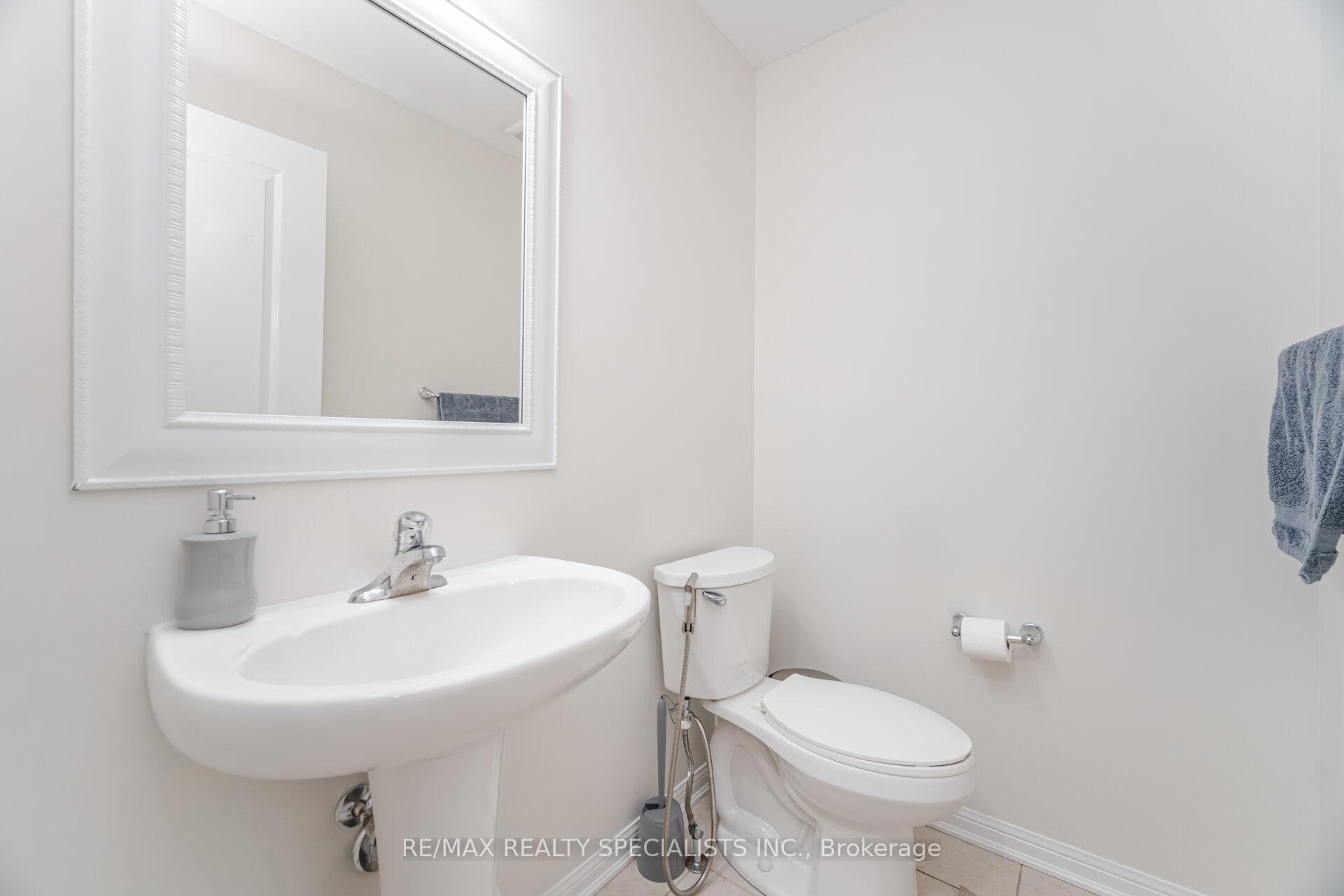 Photo 17 of 225 Mortimer Crescent, Milton, Harrison — HOMEH