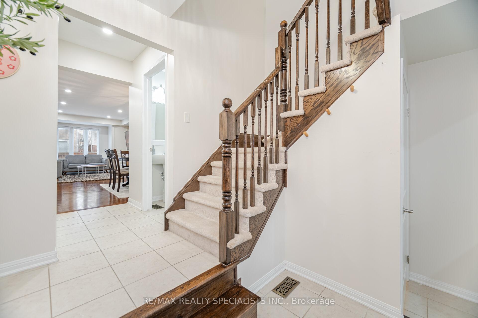 Photo 18 of 225 Mortimer Crescent, Milton, Harrison — HOMEH