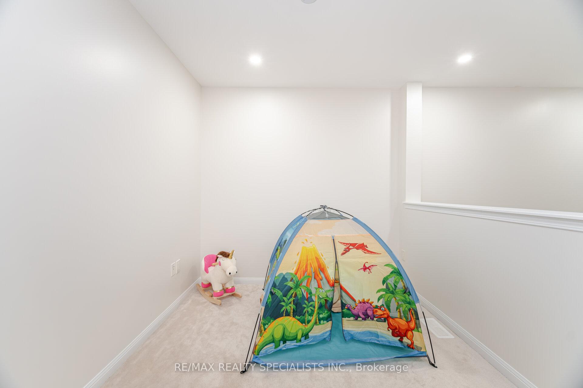 Photo 20 of 225 Mortimer Crescent, Milton, Harrison — HOMEH