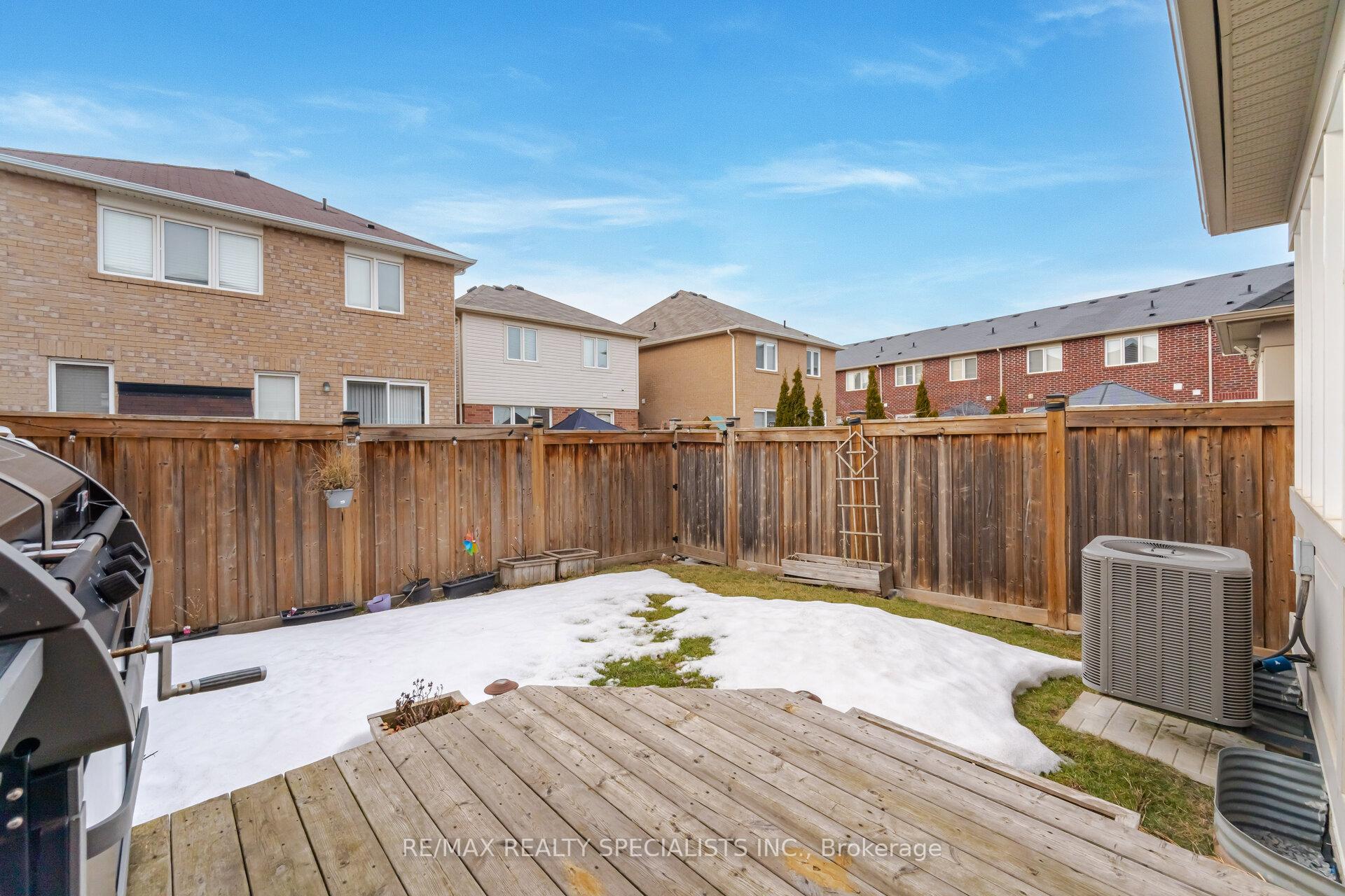 Photo 35 of 225 Mortimer Crescent, Milton, Harrison — HOMEH