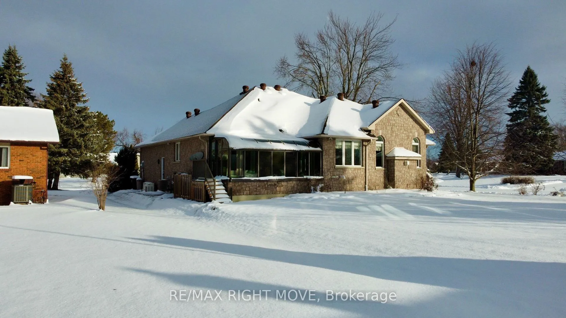 Photo 2 of 3 Thicketwood Place E, Ramara, Rural Ramara — HOMEH