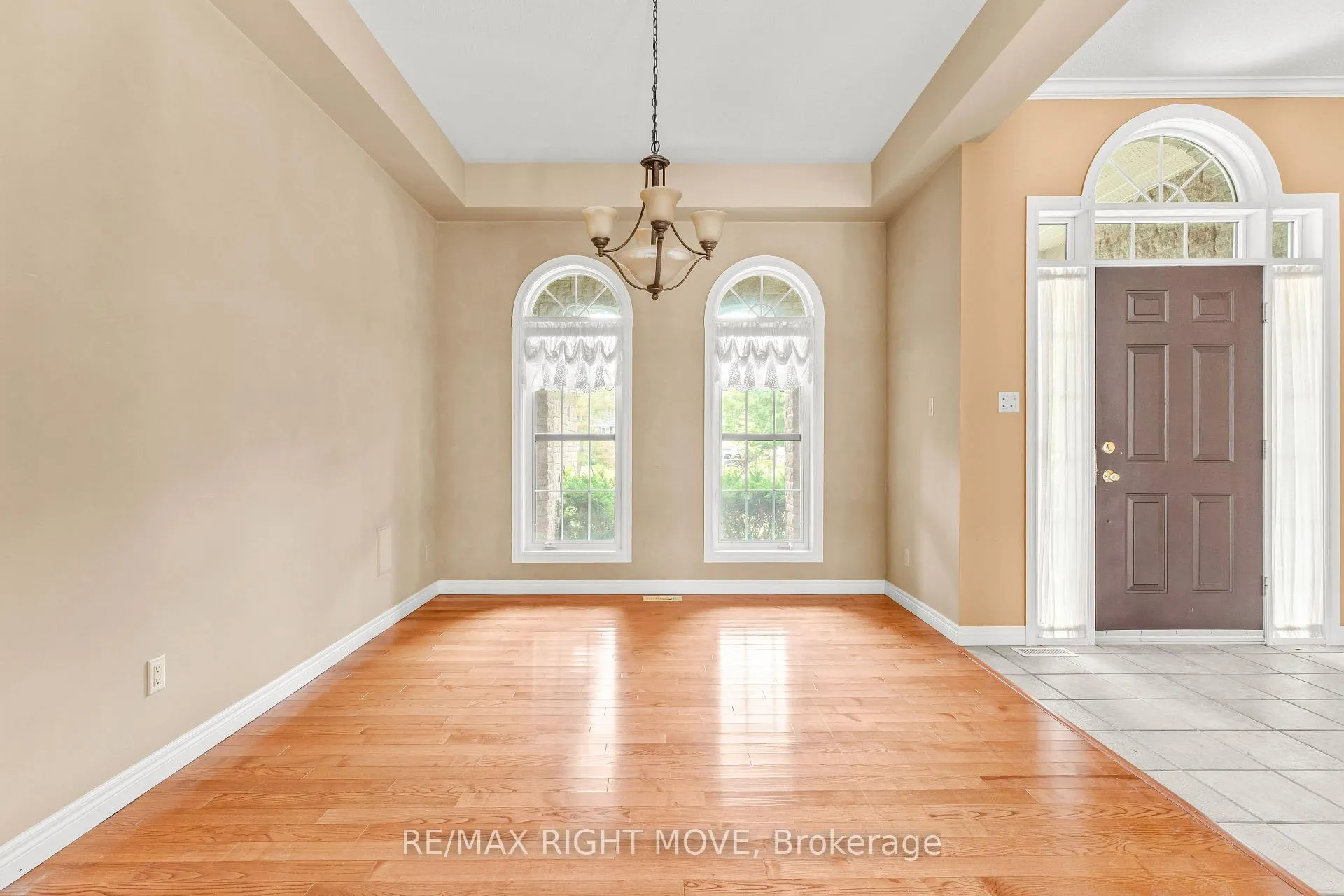 Photo 5 of 3 Thicketwood Place E, Ramara, Rural Ramara — HOMEH