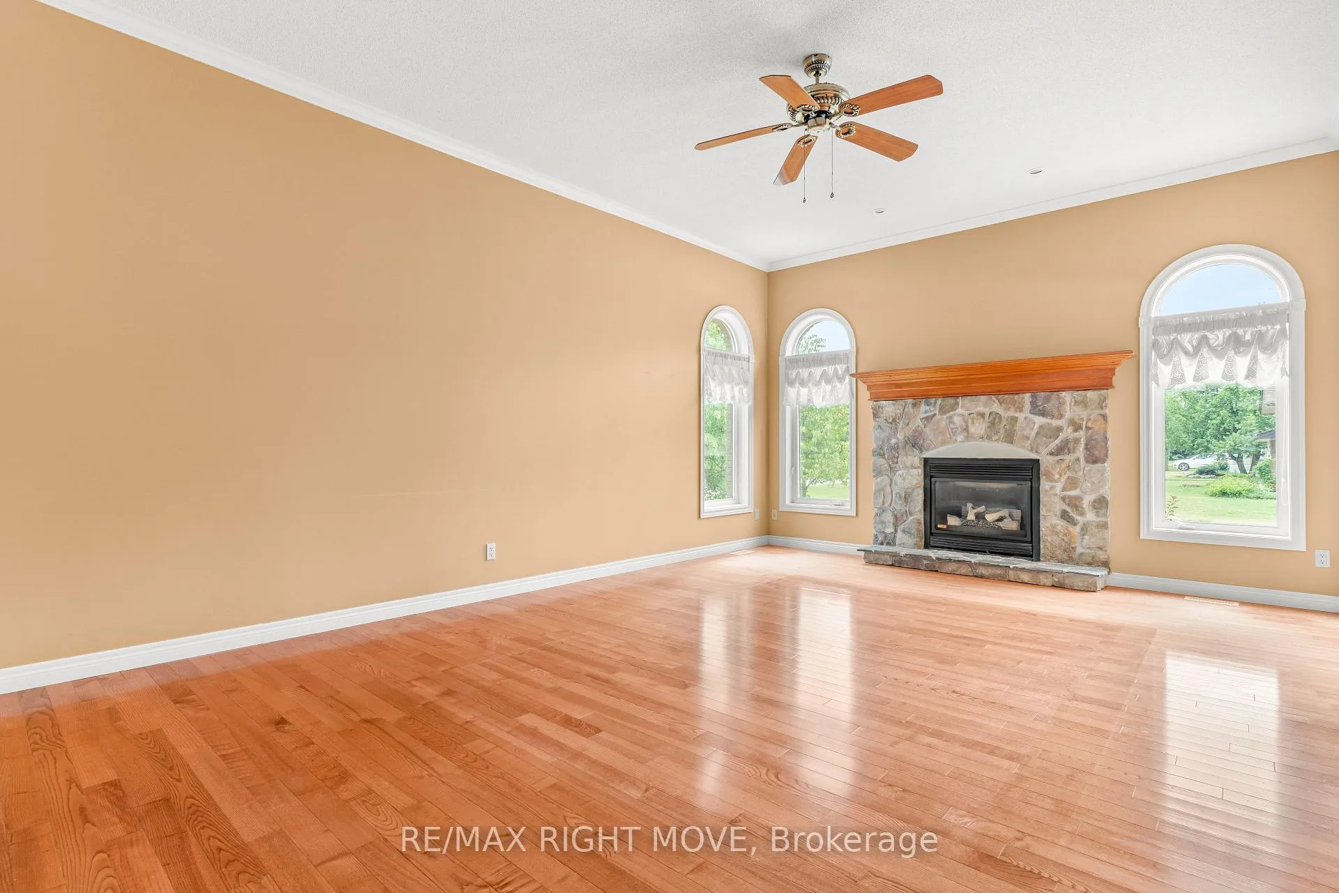 Photo 10 of 3 Thicketwood Place E, Ramara, Rural Ramara — HOMEH