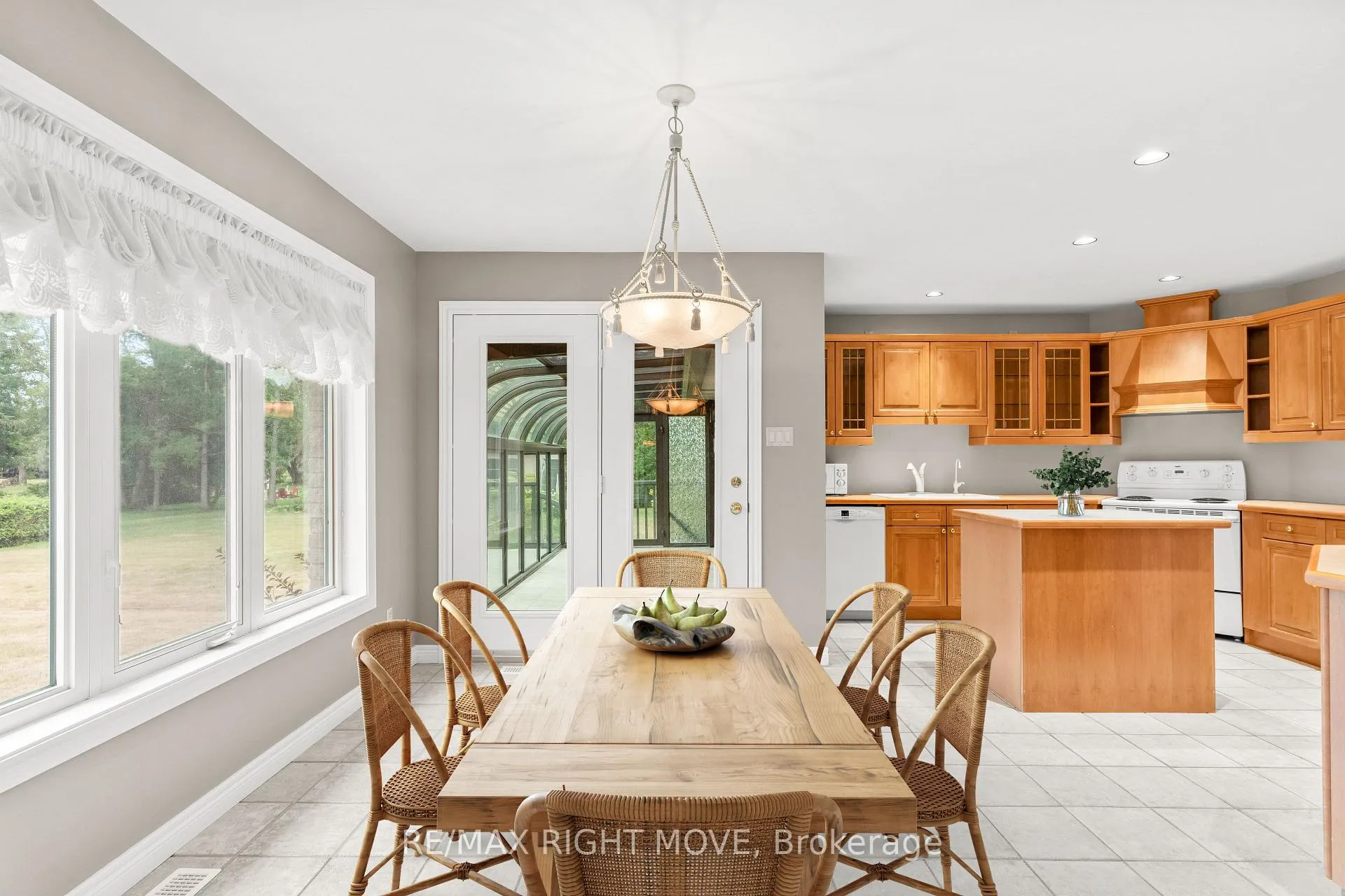 Photo 12 of 3 Thicketwood Place E, Ramara, Rural Ramara — HOMEH