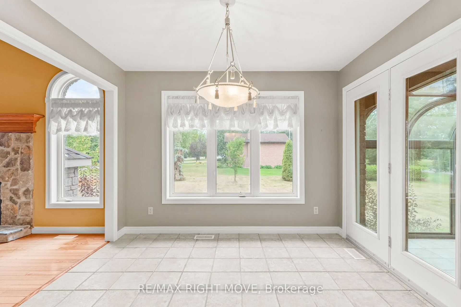 Photo 14 of 3 Thicketwood Place E, Ramara, Rural Ramara — HOMEH