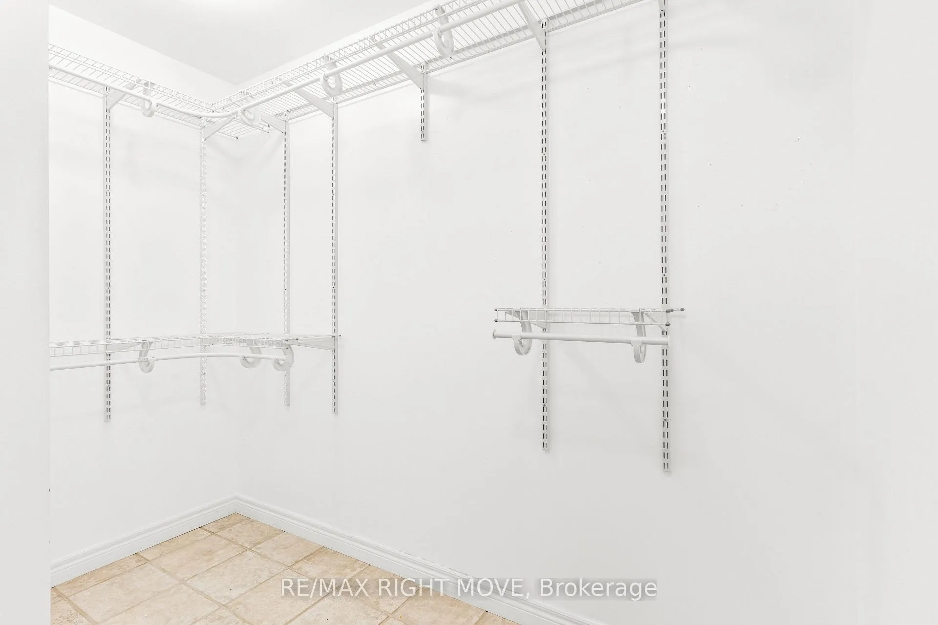 Photo 24 of 3 Thicketwood Place E, Ramara, Rural Ramara — HOMEH