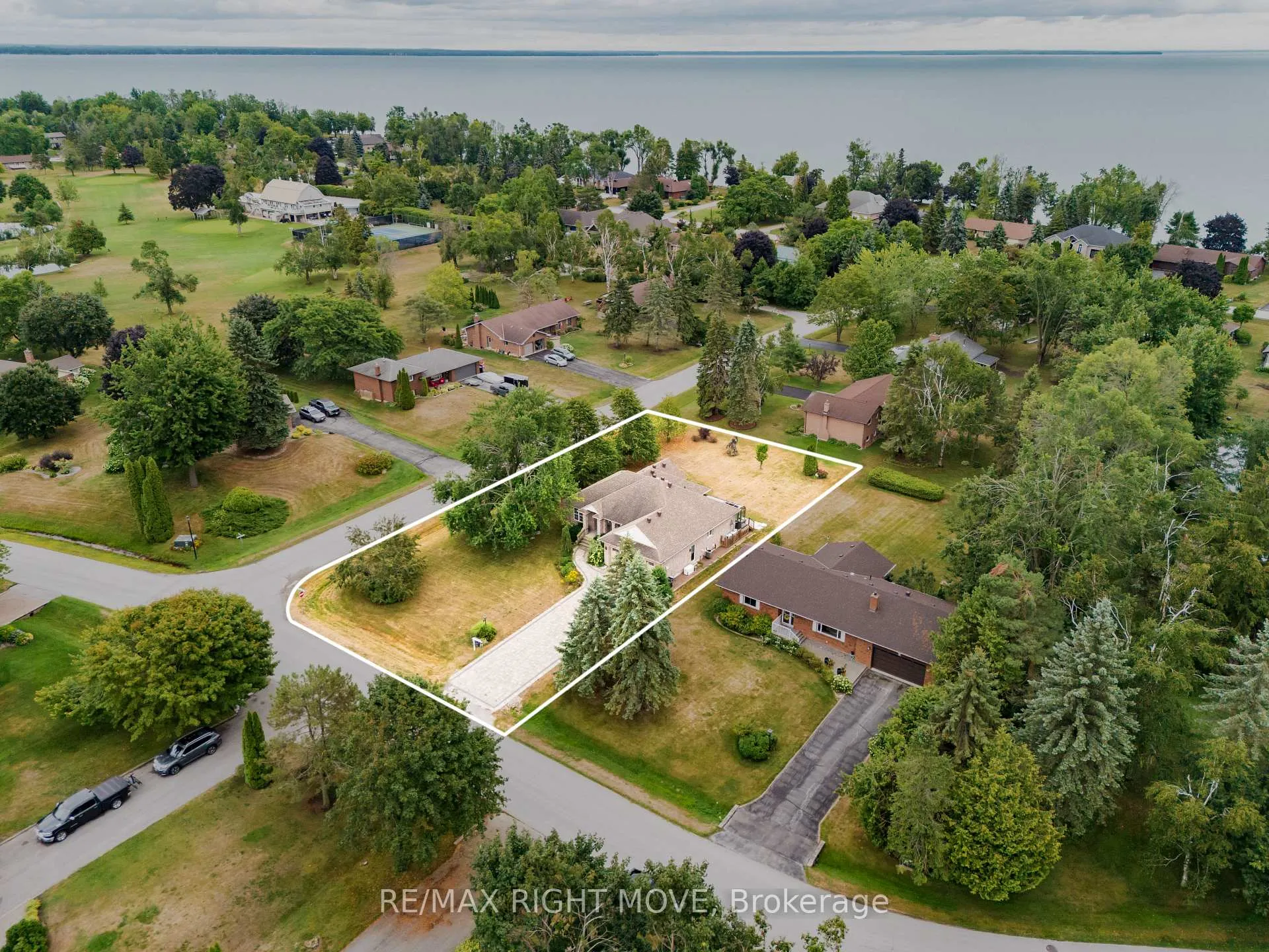 Photo 34 of 3 Thicketwood Place E, Ramara, Rural Ramara — HOMEH