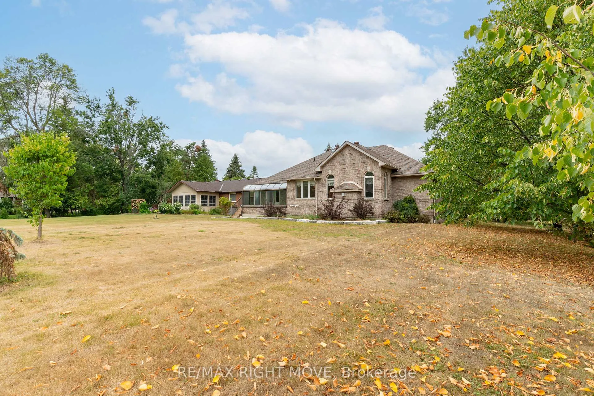 Photo 36 of 3 Thicketwood Place E, Ramara, Rural Ramara — HOMEH