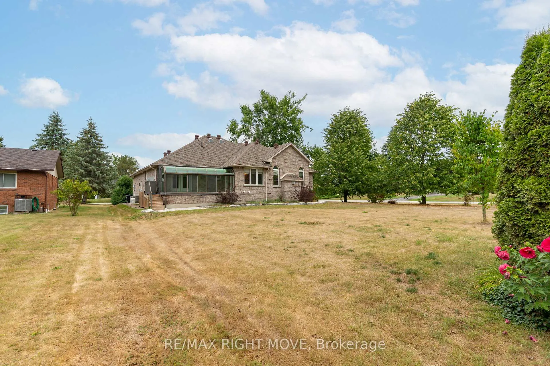 Photo 37 of 3 Thicketwood Place E, Ramara, Rural Ramara — HOMEH