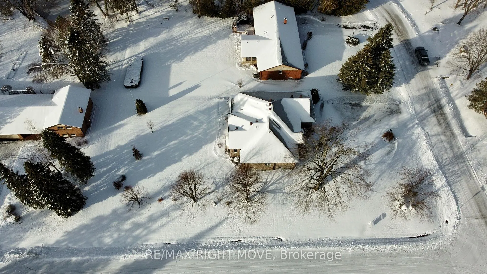 Photo 48 of 3 Thicketwood Place E, Ramara, Rural Ramara — HOMEH
