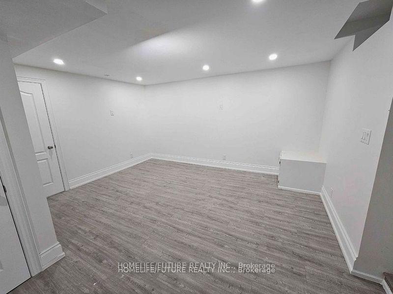Photo 5 of Unit Bsmt, 628 Cognac Crescent, Pickering, Amberlea — HOMEH
