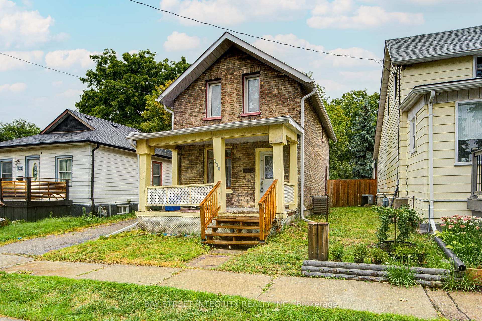 Photo 2 of 136 Summer Street, Oshawa, Central — HOMEH