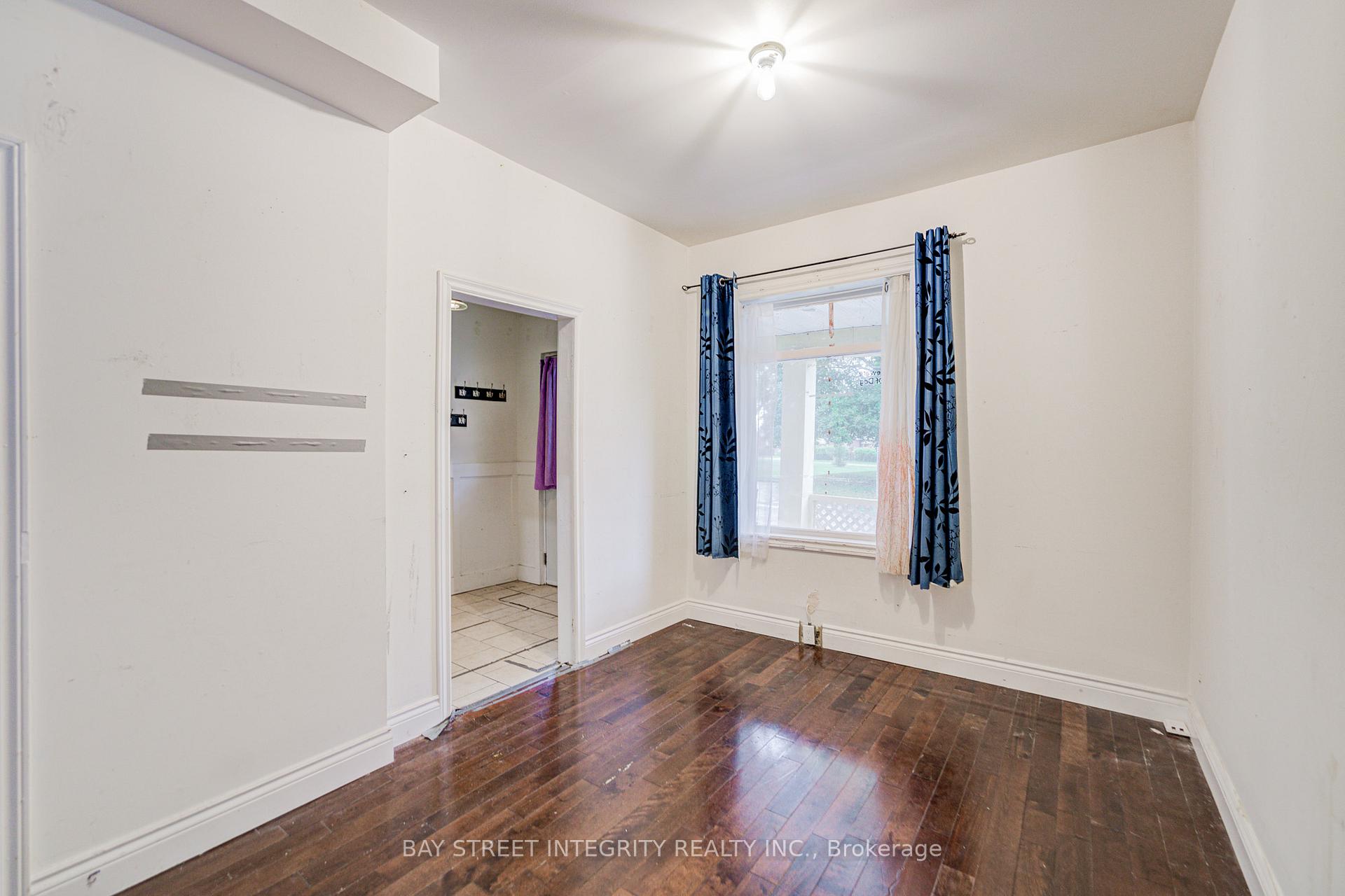Photo 7 of 136 Summer Street, Oshawa, Central — HOMEH