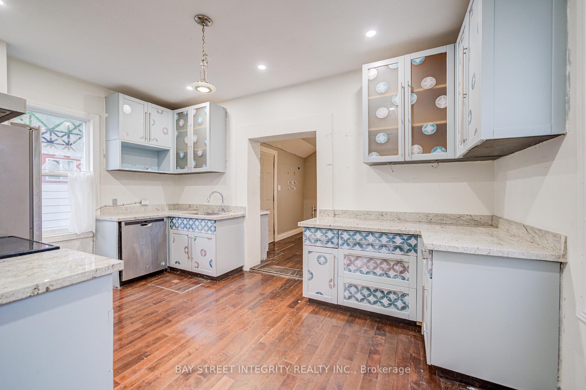 Photo 9 of 136 Summer Street, Oshawa, Central — HOMEH