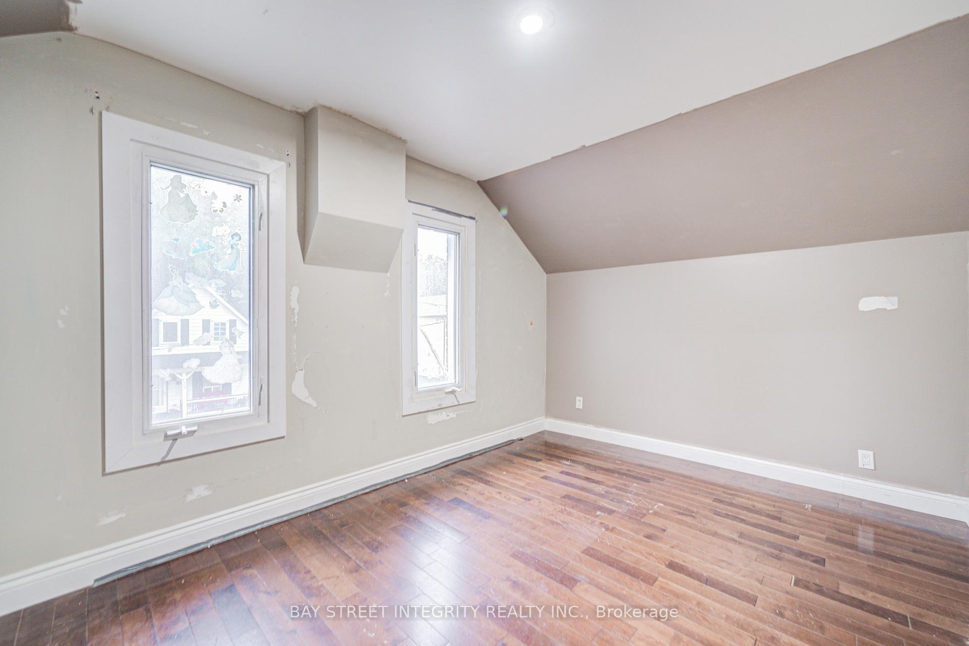 Photo 22 of 136 Summer Street, Oshawa, Central — HOMEH