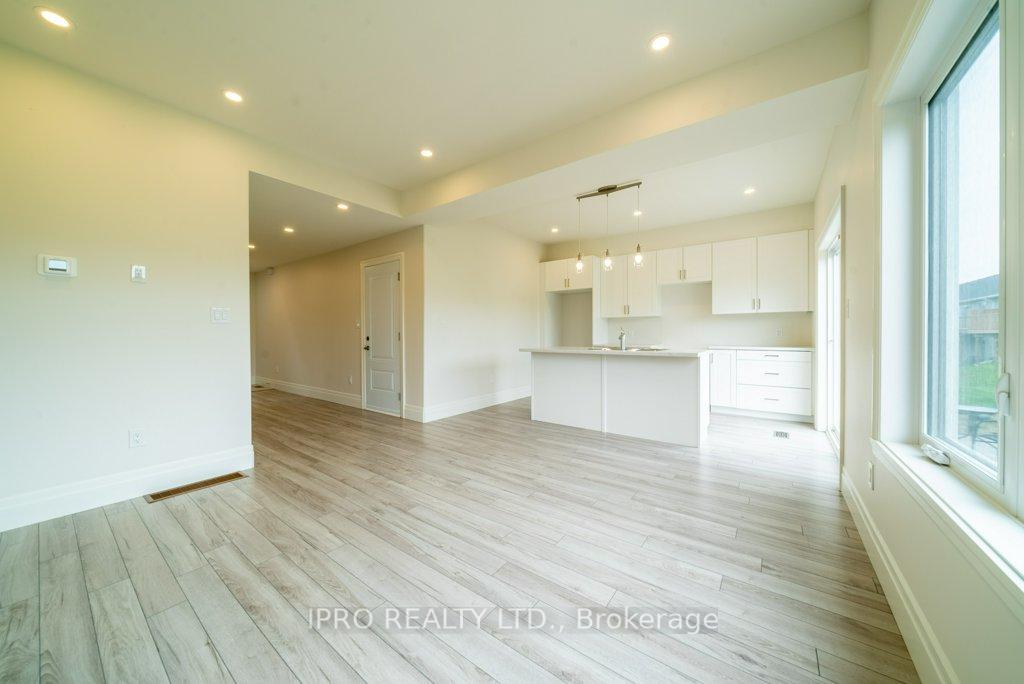 Photo 16 of 44 Campbell Crescent, Prince Edward County, South Marysburg Ward — HOMEH