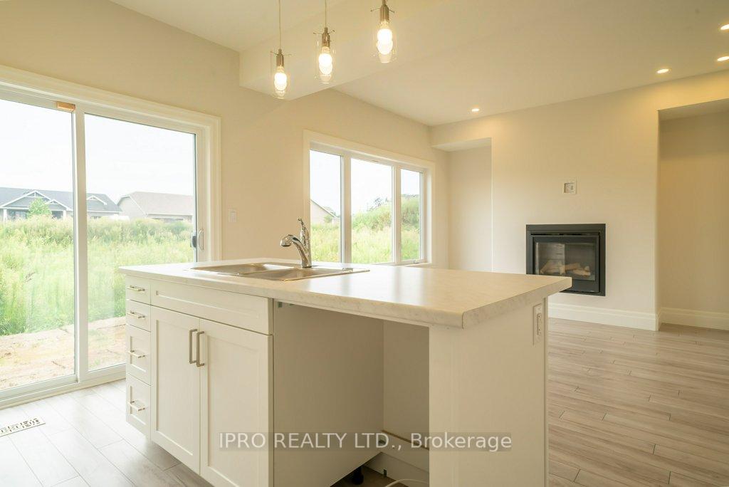 Photo 22 of 44 Campbell Crescent, Prince Edward County, South Marysburg Ward — HOMEH