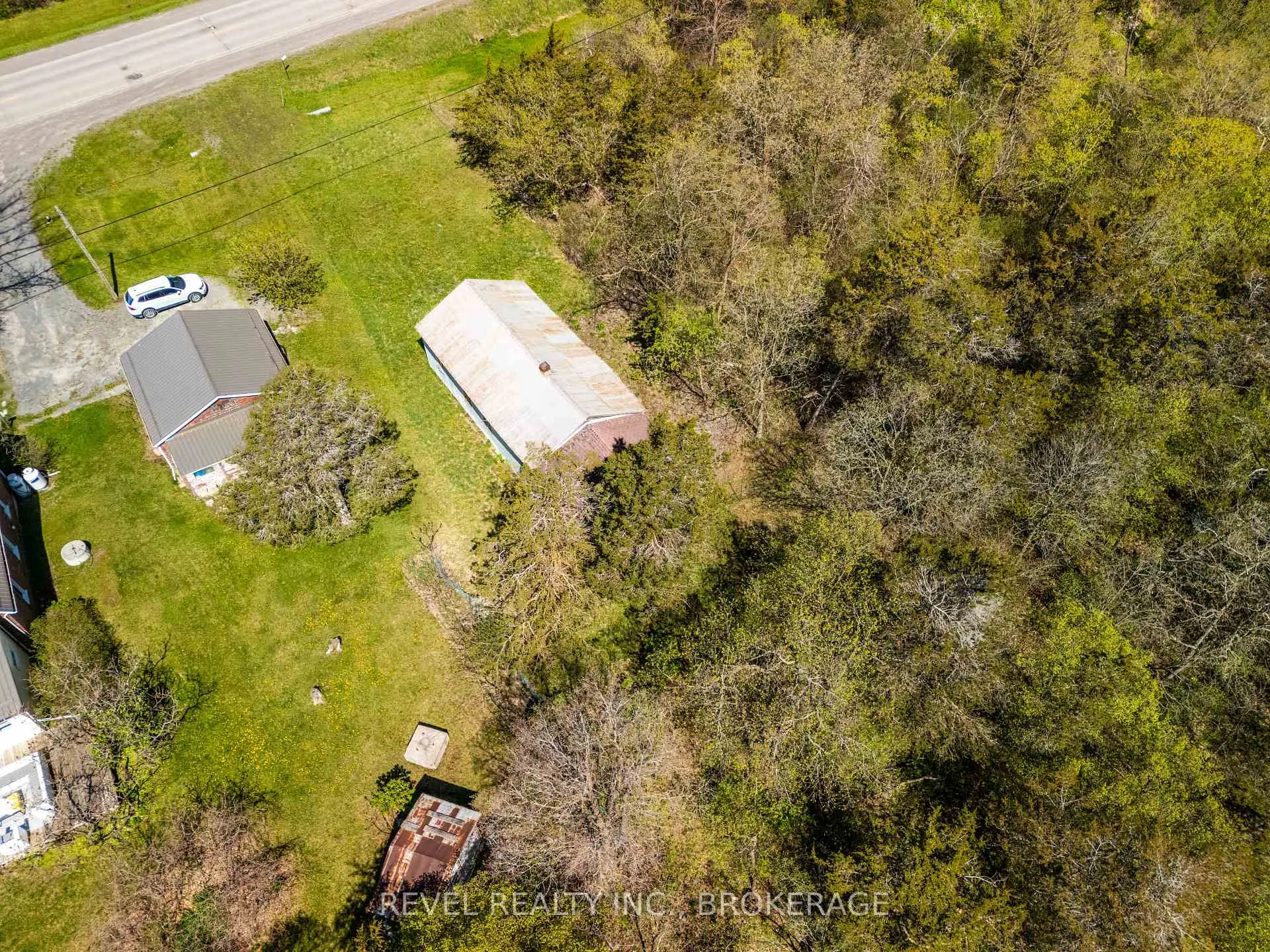 Photo 11 of 2186 Highway 49, Prince Edward County, Sophiasburg Ward — HOMEH