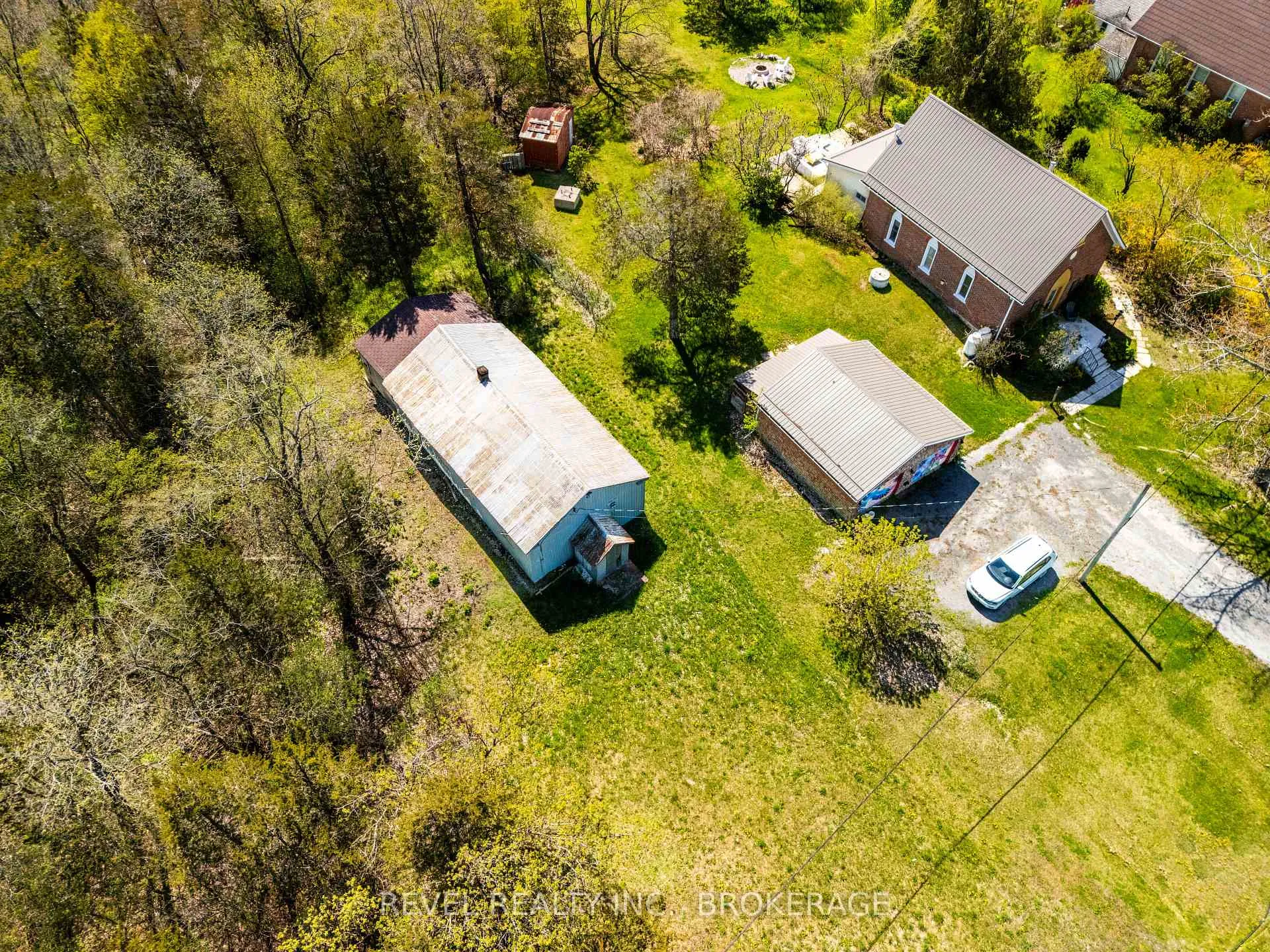 Photo 12 of 2186 Highway 49, Prince Edward County, Sophiasburg Ward — HOMEH