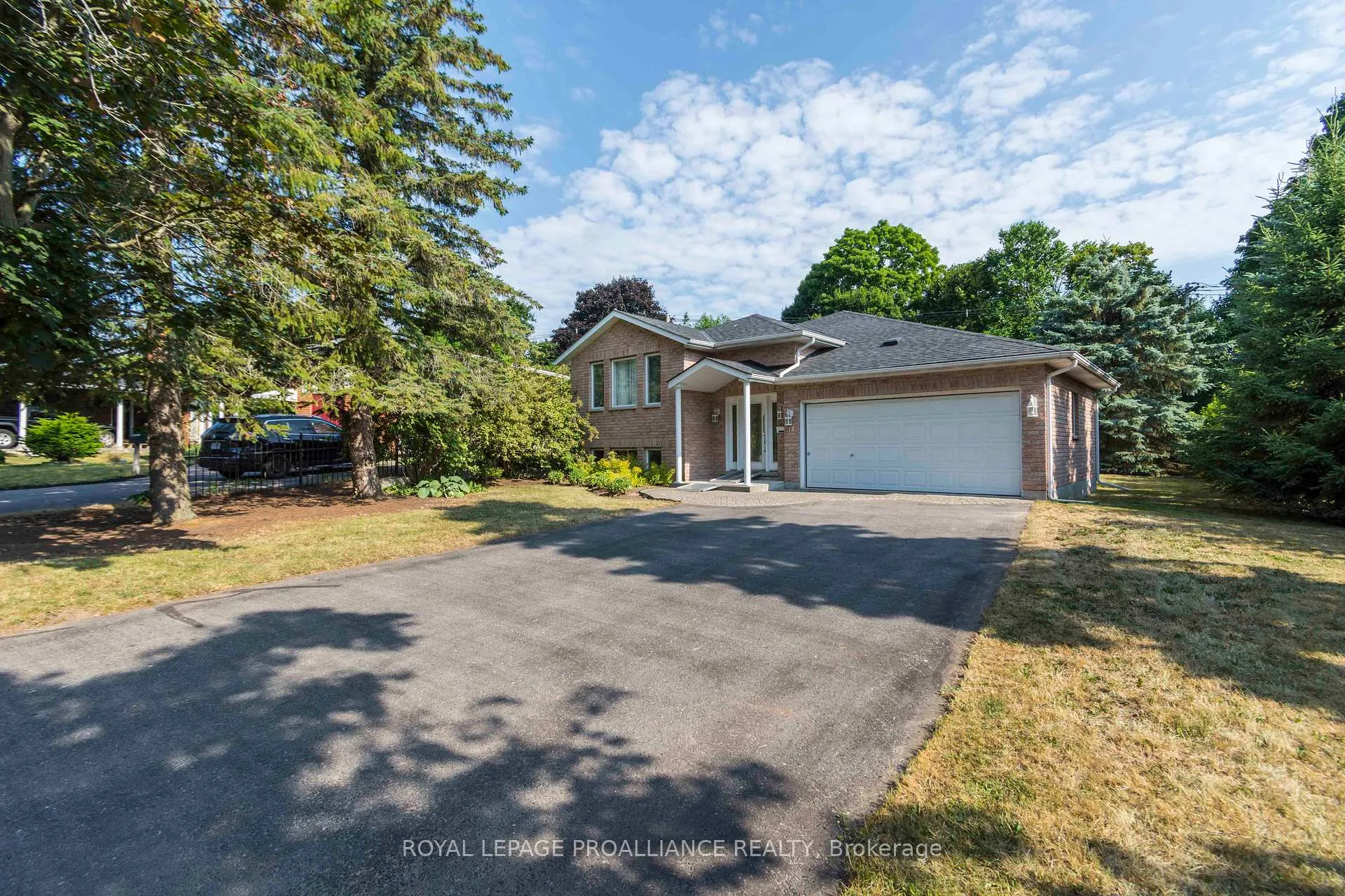 Photo 3 of 34 Edgeview Drive, Quinte West, Trenton Ward — HOMEH
