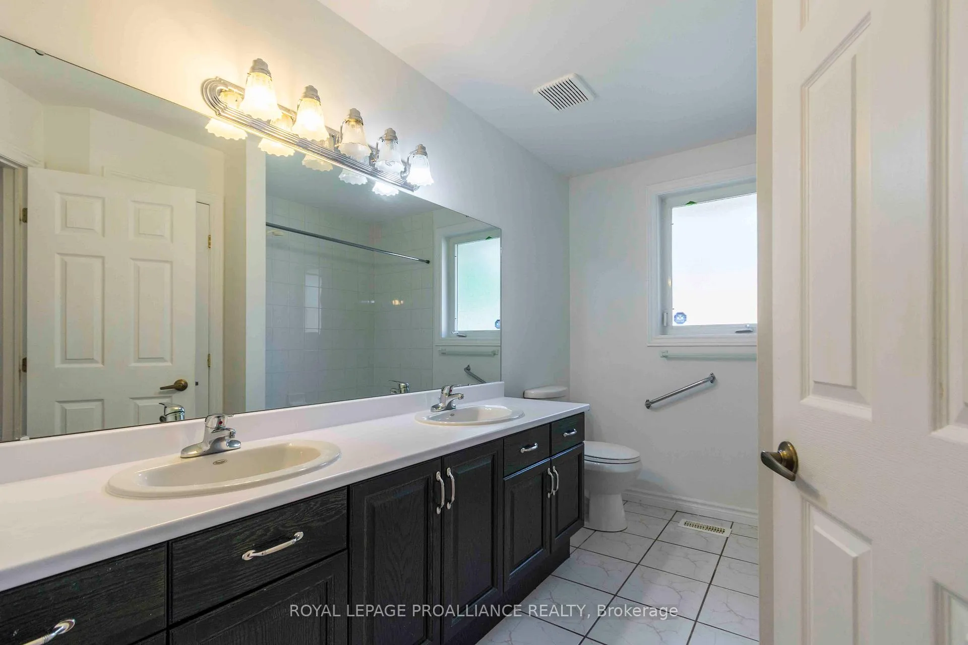 Photo 21 of 34 Edgeview Drive, Quinte West, Trenton Ward — HOMEH